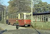 シェーンアイヘ/リューダースドルフ軌道の車庫内で製造された機器流用車（1973年撮影）