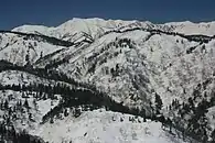 西側に望む別山