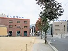 本店(左側)と事務センター