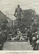 旧ザクセン王国ドレスデンに建てられたビスマルク像(ドイツ語版)。1903年撮影。第二次大戦後、ソ連占領軍に破壊された。