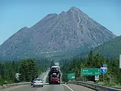 シャスタ山の側火山のブラック・ビュート溶岩ドーム