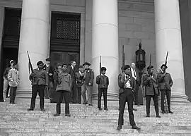 アメリカの黒人民族主義団体(ブラックパンサー党)の民兵。戦闘服ではなく私服を着用し、散弾銃で武装している。