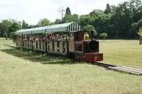 マールバラ公爵スペンサー=チャーチル家の邸宅ブレナム宮殿の敷地をめぐるミニ鉄道