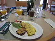 朝食のオムレツ（米国、フロリダ州）