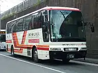防長交通「KILALA」夜行バス「萩エクスプレス」で使用されていた車両を改造した車両で、スーパーハイデッカー、3列独立シート、トイレ付き、全席USBポート付き。2016年4月5日より祝日を除く火曜日から金曜日までの1往復に使用されていたが、2019年3月1日限りで運行を終了した。