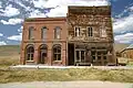 Bodie Saloon（左側の建物）、カリフォルニア州ボディ. 1892年頃建築。