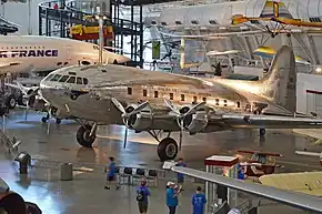 スミソニアン博物館に展示されるパンアメリカン航空のボーイング307 (機体記号: NC19903)