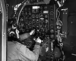 B-29の航空機関士席。軍用機としては初めて航空機関士が搭乗し機上作業が分業化された。
