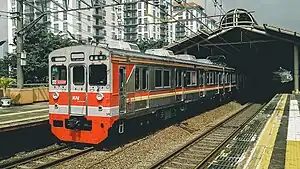 チキニ駅に到着したTokyu 8500