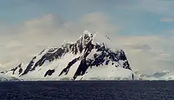南側から見たブース島