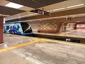 イスタンブール・メトロ M4号線のボスタンジュ駅(トルコ語版)