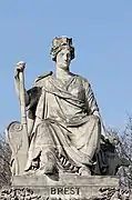 パリ、コンコルド広場のフランスの都市の名がつけられた女性像のひとつ「ブレスト」