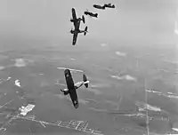 訓練飛行を行うF2A-3の編隊（1942年の撮影）