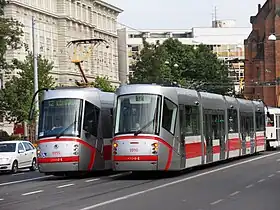 ブルノ市電の超低床電車・シュコダ13T(2011年撮影)