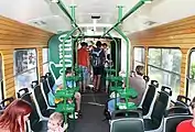 車内（ロングシート部分）