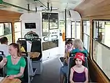 車内（前方車体）