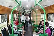 車内（後方車体）
