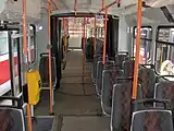 座席や床張りが改良された車内