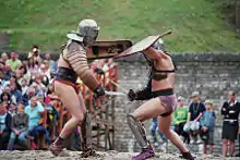 剣闘士の試合。10分から15分ほどで決着がついた(Brot und Spiele)。