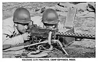 M1919A4 ボルトキャッチのあるタイプ機関部右側面のコッキングレバー下方の板状のものがボルトキャッチ