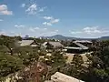 奥に写る本丸御殿群