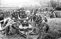 砲弾の装填訓練を行っている21 cm Mrs 18装備の沿岸砲兵部隊1943年9月23日ノルウェーでの撮影