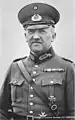 1932年、将官の軍服を着るクルト・フォン・シュライヒャー大将