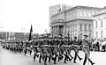 戦勝40周年記念式典。KarS小銃とサーベルは衛兵連隊の象徴でもあった。(1985年5月8日)