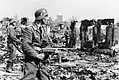 フリーガーブルーゼを着て戦う空軍兵士(1942年10月ロシア・スターリングラード)