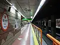 ホームドア設置前（2009年2月）