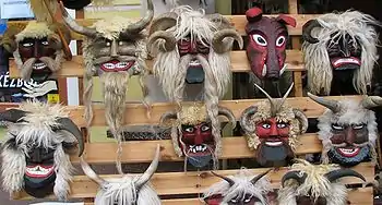 ブショーヤーラーシュで用いられる「ブショー」の仮面