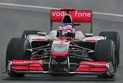 2010年カナダGPでジェンソン・バトンがドライブするMP4-25