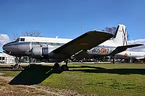 マドリードの航空博物館に展示されているT.7-6 CASA C-207 'Azor' 405-17