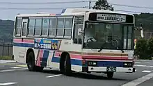 プラント5へ到着するかがみのコミュニティバス