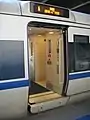 CRH1 のドア