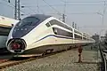 CRH2E-2463編成ベッドの位置の変更に合わせ窓配置も変わっている