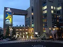 日没後のライトアップ（※ピカチュウは夏休みのイベント告知）