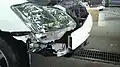 内部に金属骨格と緩衝材を持つバンパーの例（トヨタ・クラウン）