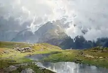 雲に覆われた高山の風景