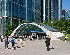 Canary Wharf Wood underground station entrance