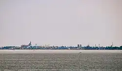 マニラ湾から見たカヴィテ
