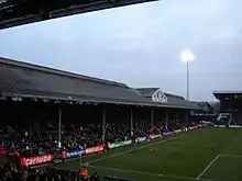 クレイヴン・コテージ・サッカー場のJohnny Haynes Standはイングランドの2*級指定建造物