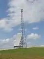 大型ソーラーパネルによって稼動している山頂の基地局（八甲田 2007年10月撮影）