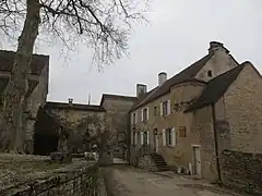 修道院入り口およびフロワ・ピニョン邸