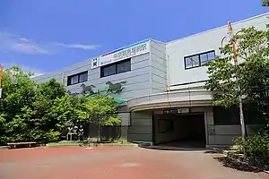 中京競馬場前駅 南口
