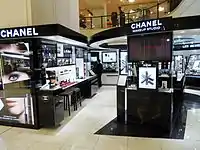百貨店とコンビニエンスストアでは商圏が異なる。後者の商圏は都市部ではごく近隣までである。