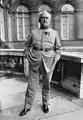 中将。上下ともに色合いはホリゾンブルーとなっていることが分かる。シャルル・ノレ(fr)(1924年)