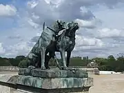 犬、シャンティイ城