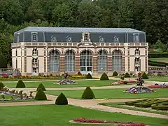 ヴォー城のオランジュリーと庭園
