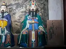 成都武侯祠の程畿塑像(中央)